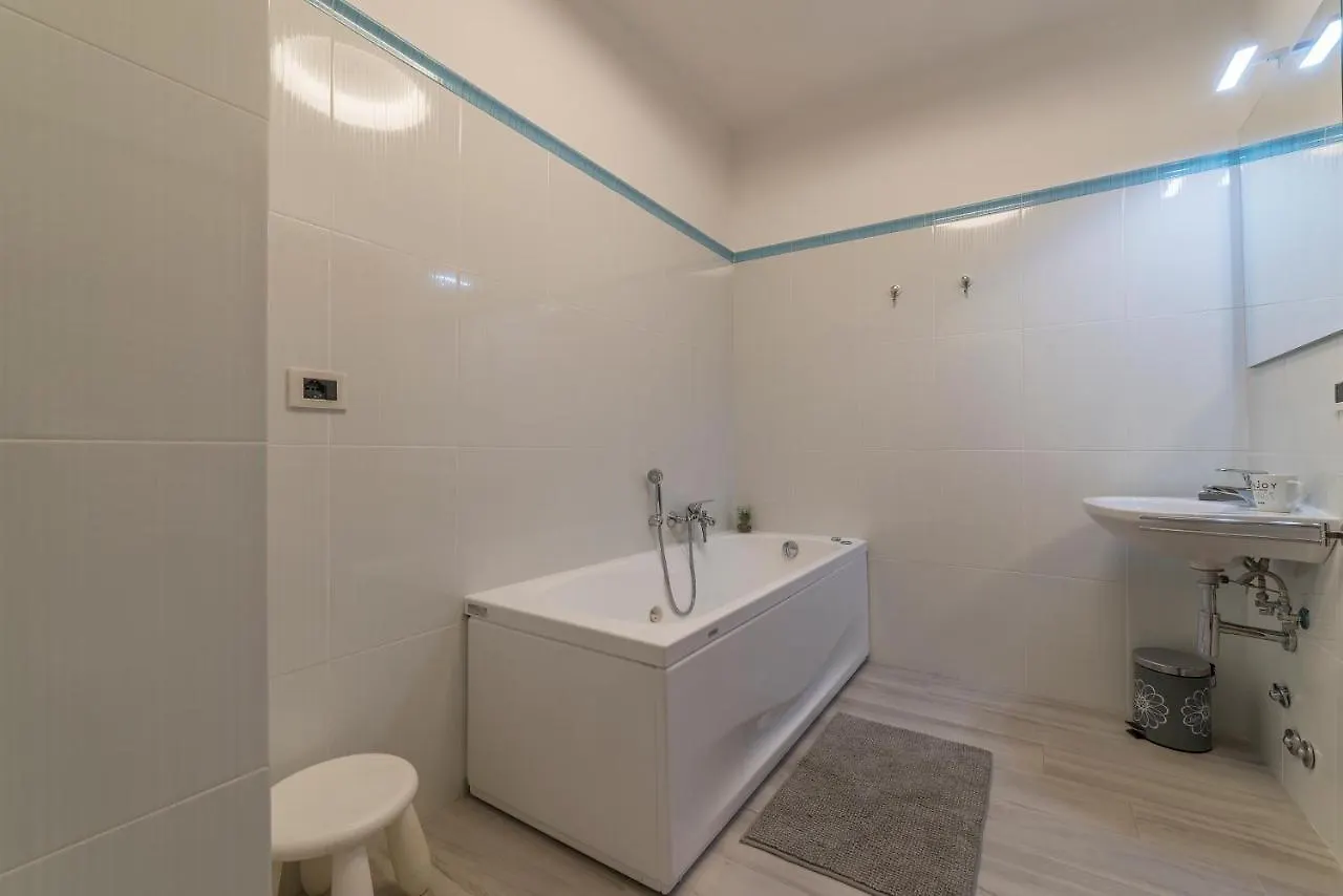 Vatican Luxury 2Bd 2Ba Apartment Rome