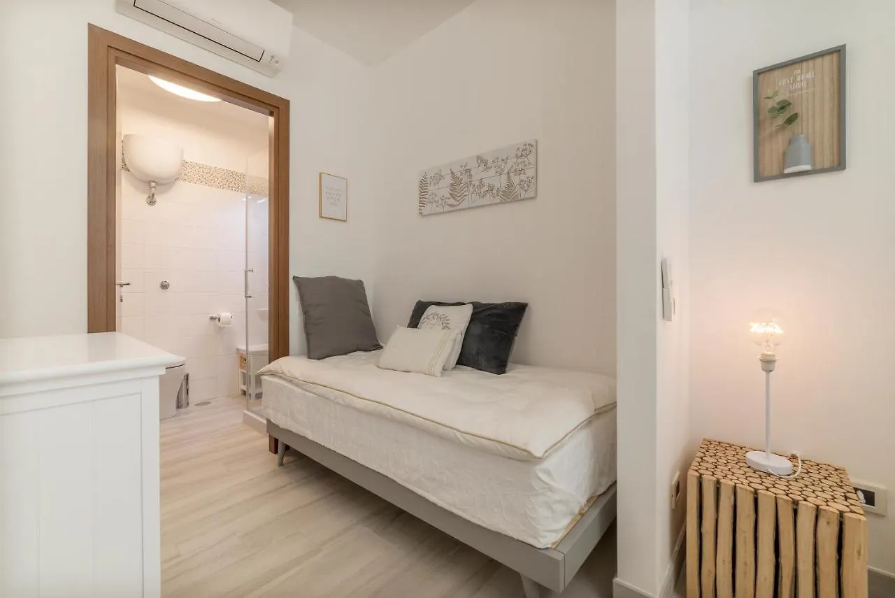 Vatican Luxury 2Bd 2Ba Apartment Rome