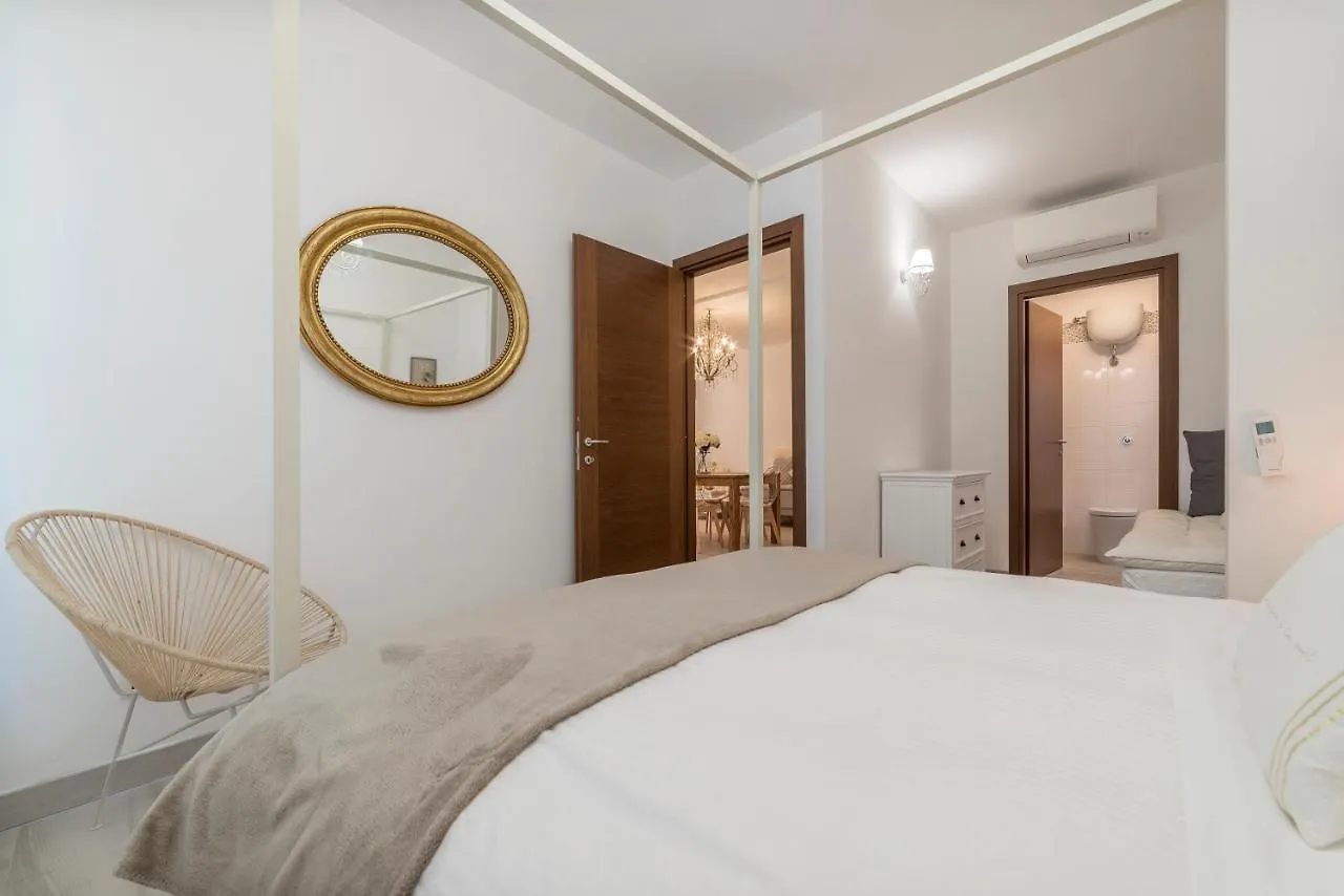 Vatican Luxury 2Bd 2Ba Apartment Rome